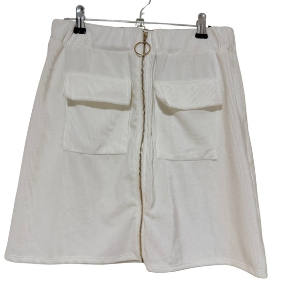 Marci Dresses & Skirts - MARCI White Front-Zip Pocket Skirt Size M Stretch Ribbed 95% Poly 5% Spandex